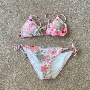 Billabong tropical bikini